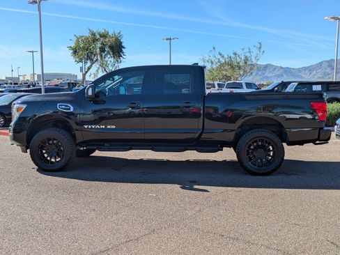 Used 2022 Nissan Titan SV w/ SV Convenience Package image 6