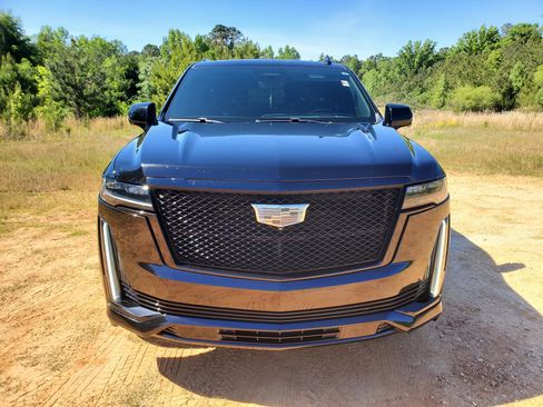 Used 2021 Cadillac Escalade Sport w/ Driver Assist Tech Package AWD/4WD image 30