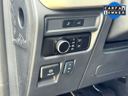 Used 2024 Ford Expedition XLT image 14