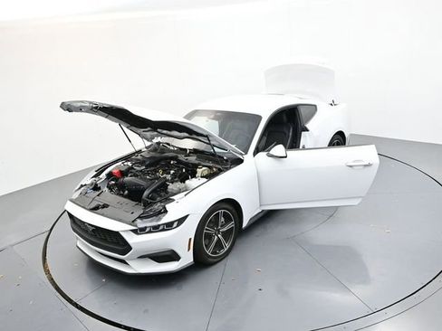 Used 2024 Ford Mustang Premium image 39