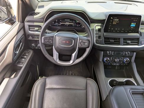 Used 2024 GMC Yukon SLT w/ SLT Luxury Package RWD image 15