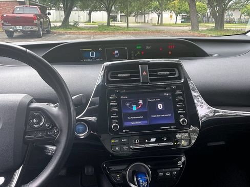 Used 2021 Toyota Prius Prime LE FWD image 9