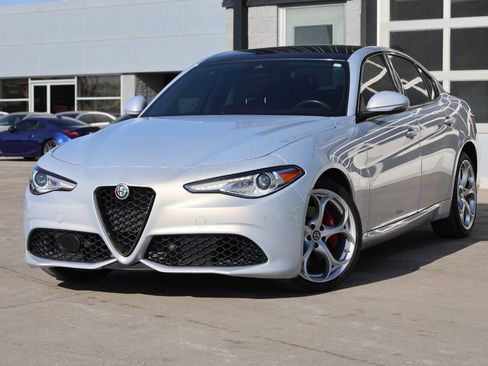 Used 2021 Alfa Romeo Giulia Ti Sport AWD/4WD image 3