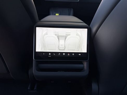 Used 2024 Tesla Model 3 Long Range RWD image 39