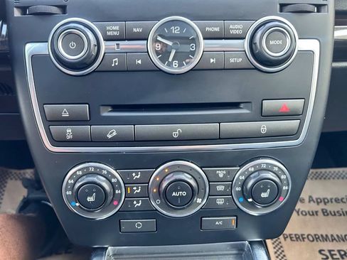 Used 2014 Land Rover LR2 HSE AWD/4WD image 23