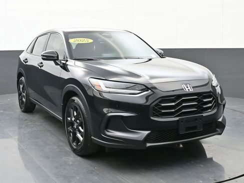 Used 2025 Honda HR-V Sport image 1
