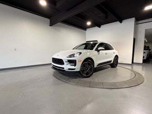 Used 2021 Porsche Macan S AWD/4WD image 4