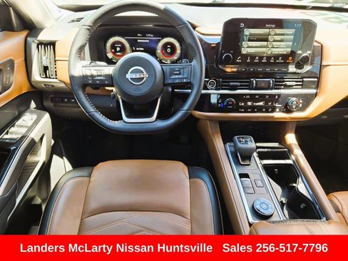 Used 2023 Nissan Pathfinder Platinum w/ Cargo Package AWD/4WD image 16