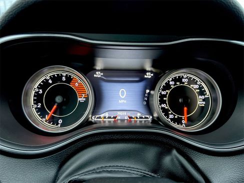 Used 2019 Jeep Cherokee Trailhawk w/ Cold Weather Group image 11