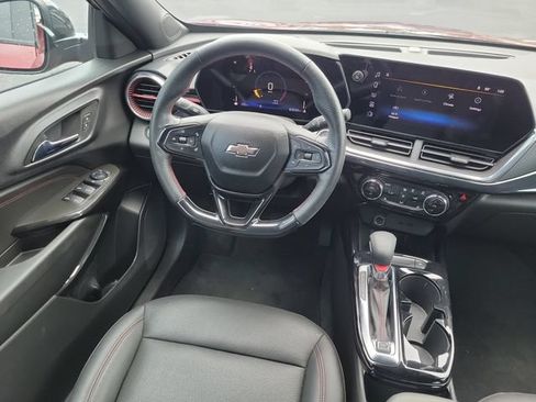 Used 2024 Chevrolet Trax RS w/ Driver Confidence Package FWD image 15