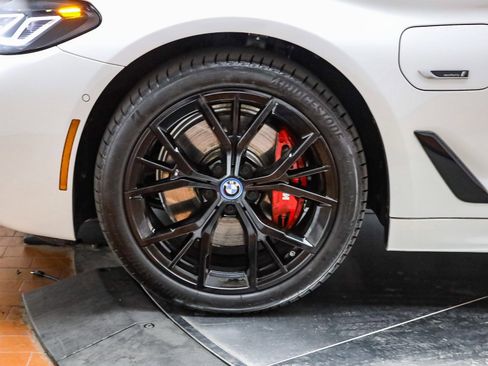 Certified 2023 BMW 530e w/ M Sport Package image 12