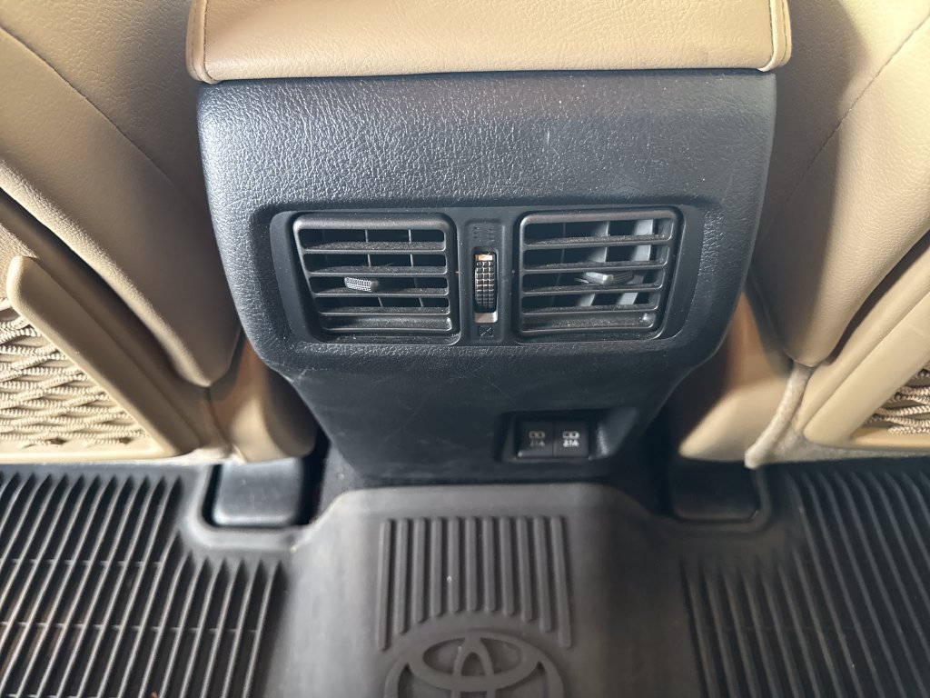 Used 2022 Toyota 4Runner Limited AWD/4WD image 24