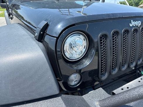 Used 2018 Jeep Wrangler Unlimited Sport S AWD/4WD image 10