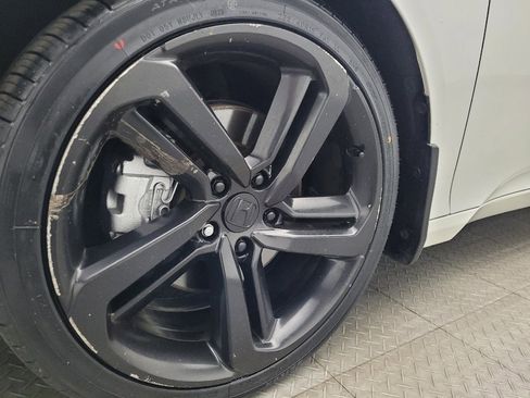 Used 2018 Honda Accord Sport image 31