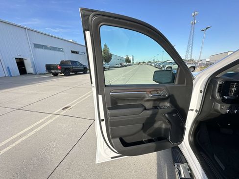 Certified 2024 GMC Sierra 1500 SLT w/ SLT Premium Plus Package AWD/4WD image 22