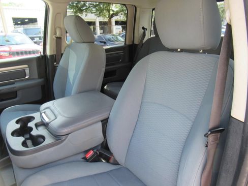 Used 2019 RAM 1500 Classic SLT AWD/4WD image 20