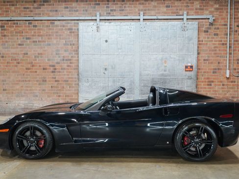 Used 2007 Chevrolet Corvette Coupe w/ Preferred Equipment Group RWD image 34