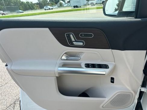 New 2026 Mercedes-Benz GLA 250 4MATIC image 11