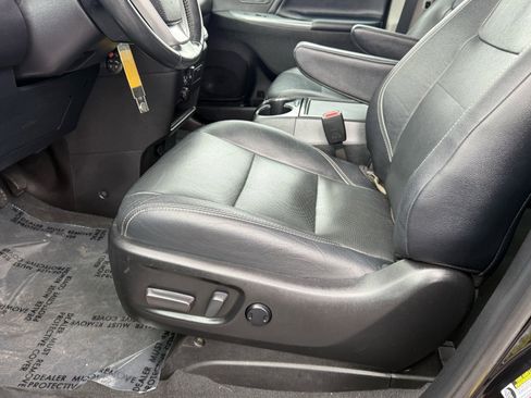 Used 2020 Toyota Sienna SE image 15