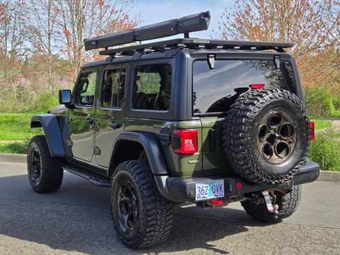 Used 2021 Jeep Wrangler Unlimited Rubicon w/ Dual Top Group AWD/4WD image 9
