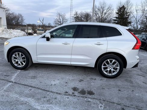 Used 2018 Volvo XC60 T5 Momentum w/ Convenience Package image 2