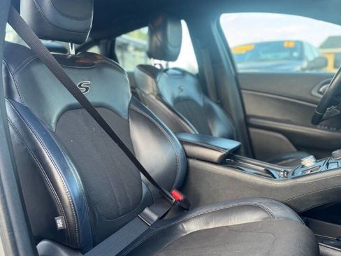 Used 2015 Chrysler 200 S FWD image 7