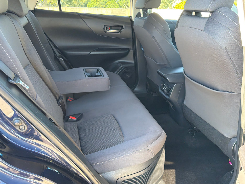Used 2023 Toyota Venza LE AWD/4WD image 12