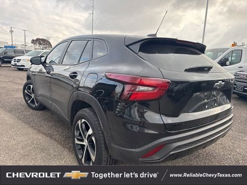 Used 2025 Chevrolet Trax RS w/ Sunroof Package image 6