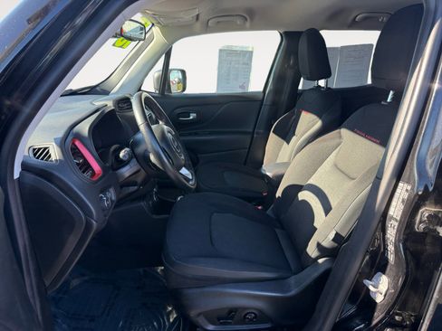 Used 2019 Jeep Renegade Trailhawk w/ Safety and Security Group image 10