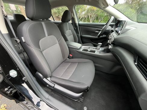 Used 2025 Nissan Sentra SV image 34