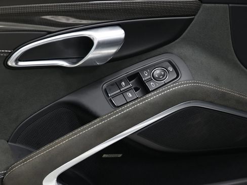 Used 2021 Porsche 718 Boxster GTS image 11