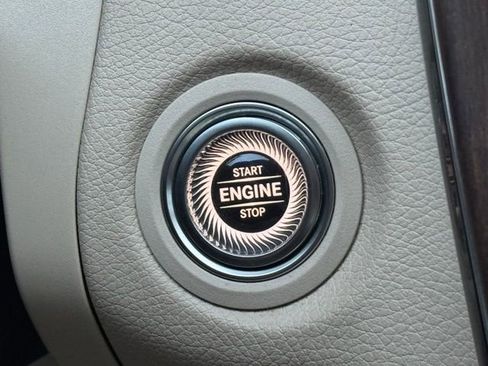 Used 2021 Mercedes-Benz C 300 4MATIC Sedan image 30