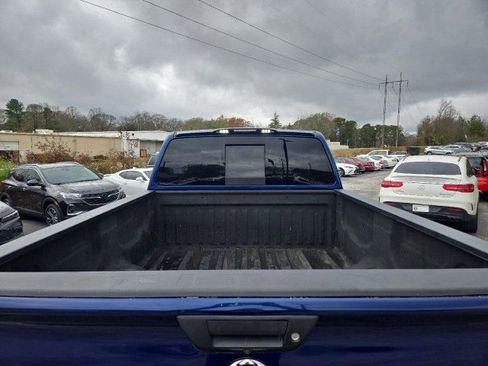 Used 2017 Nissan Titan SV image 7