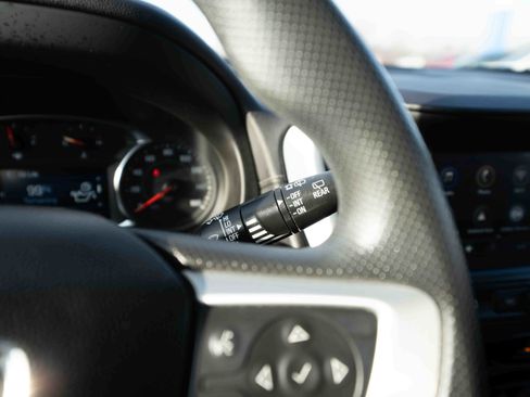 Used 2023 GMC Terrain SLE w/ Driver Convenience Package image 14