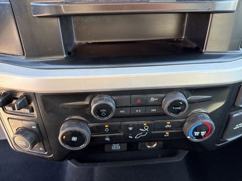 Used 2025 Ford F250 XLT image 25