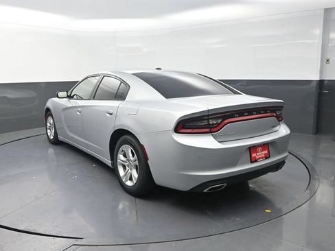 Used 2020 Dodge Charger SXT w/ Leather Interior Group RWD image 6