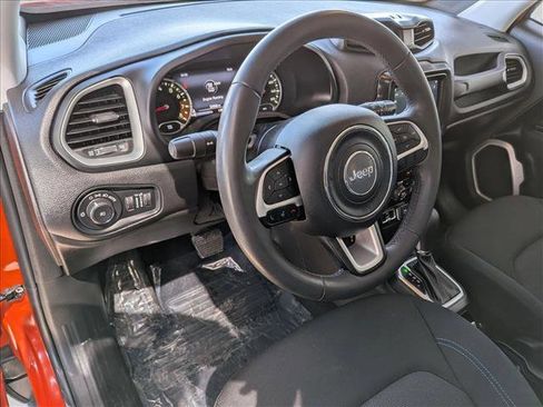 Used 2021 Jeep Renegade Latitude AWD/4WD image 10