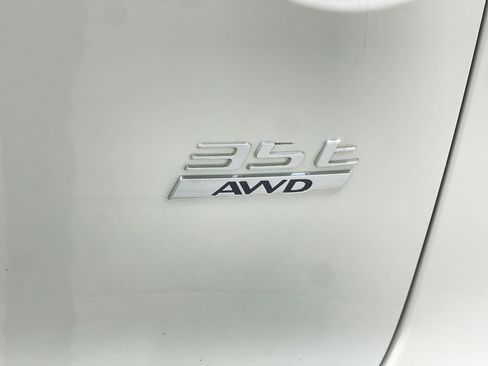 Used 2017 Jaguar F-PACE Prestige image 42