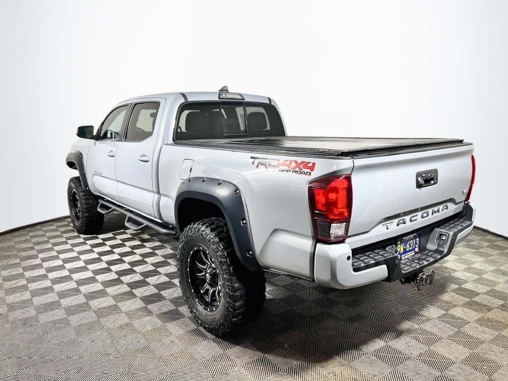 Used 2018 Toyota Tacoma TRD Off-Road w/ Technology Package AWD/4WD image 5