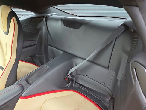 Used 2024 Ferrari Roma RWD image 15