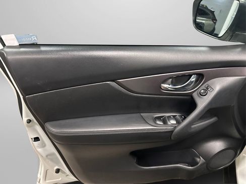 Used 2016 Nissan Rogue S image 20