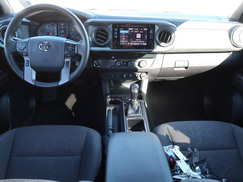 Used 2019 Toyota Tacoma TRD Off-Road image 14