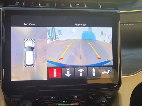 Used 2024 Jeep Grand Cherokee Limited w/ Luxury Tech Group II image 43