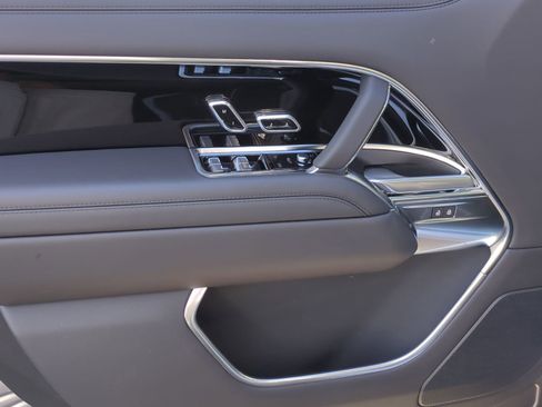 New 2026 Land Rover Range Rover SE image 11