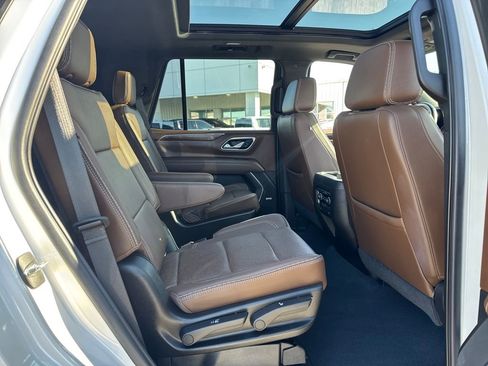 Used 2021 Chevrolet Tahoe High Country w/ Premium Package image 15
