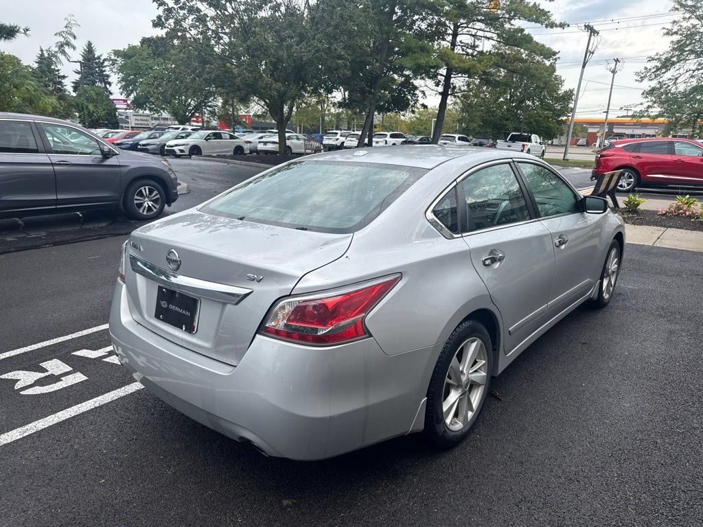 Used 2015 Nissan Altima 2.5 SV FWD image 6