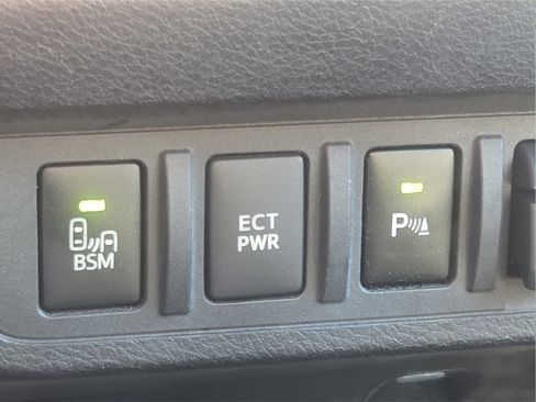 Certified 2022 Toyota Tacoma Limited image 23