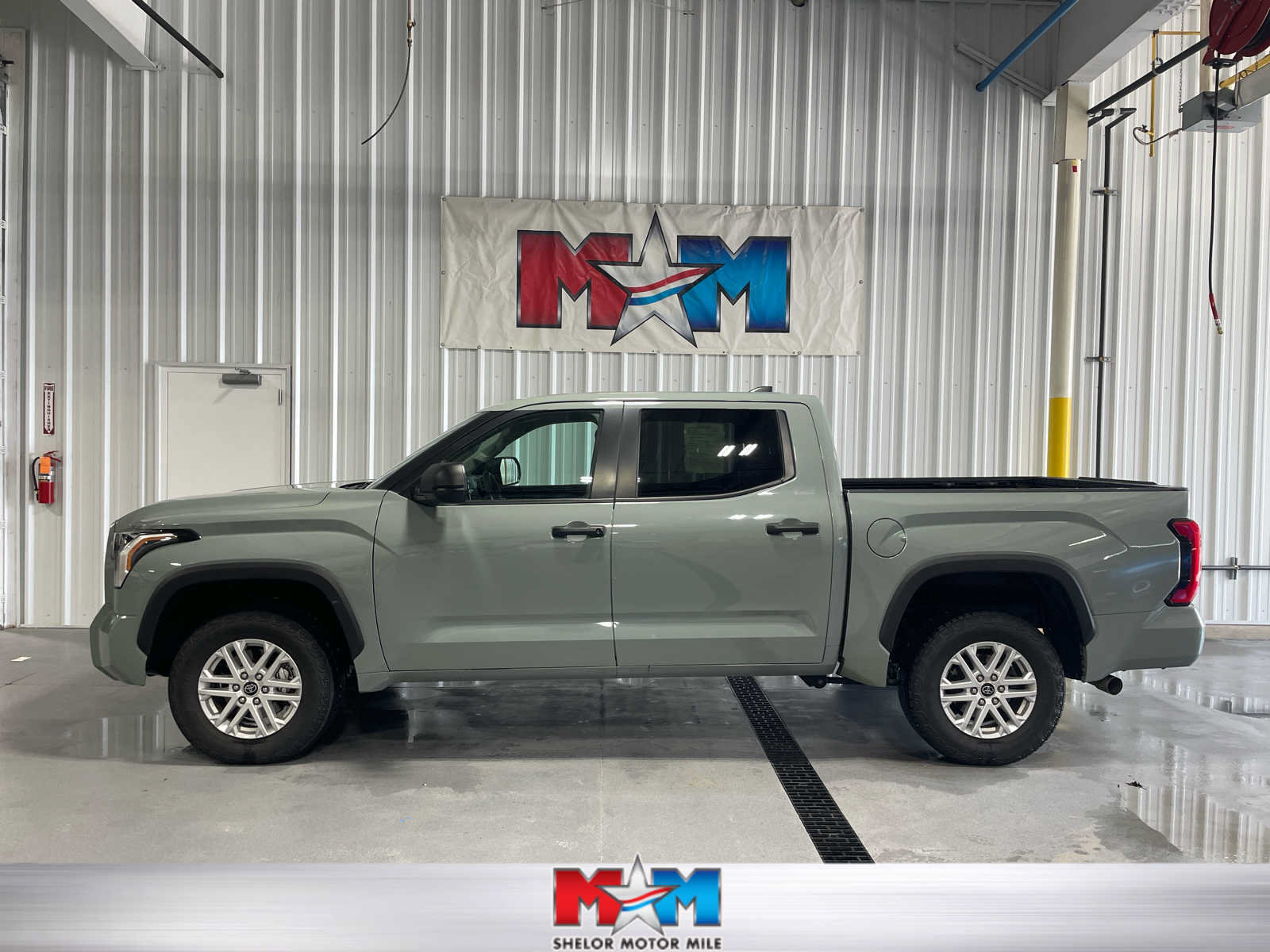 Used 2024 Toyota Tundra SR5 AWD/4WD image 1