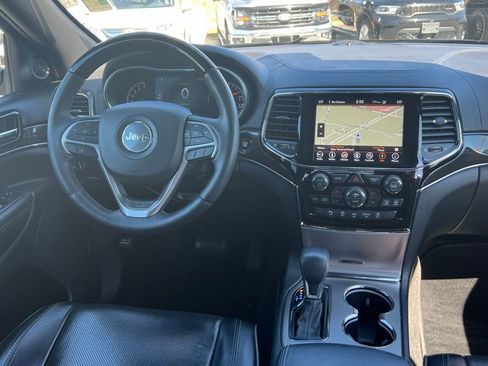 Used 2019 Jeep Grand Cherokee Overland AWD/4WD image 25