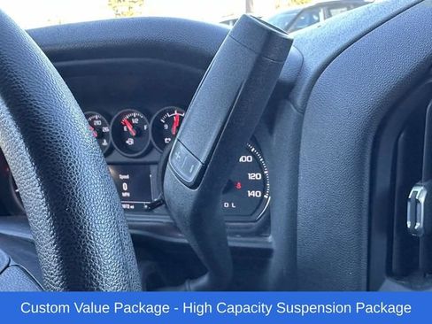 Used 2022 Chevrolet Silverado 1500 Custom image 9